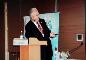 Koçak Batum'da A.Ü'yü anlattı